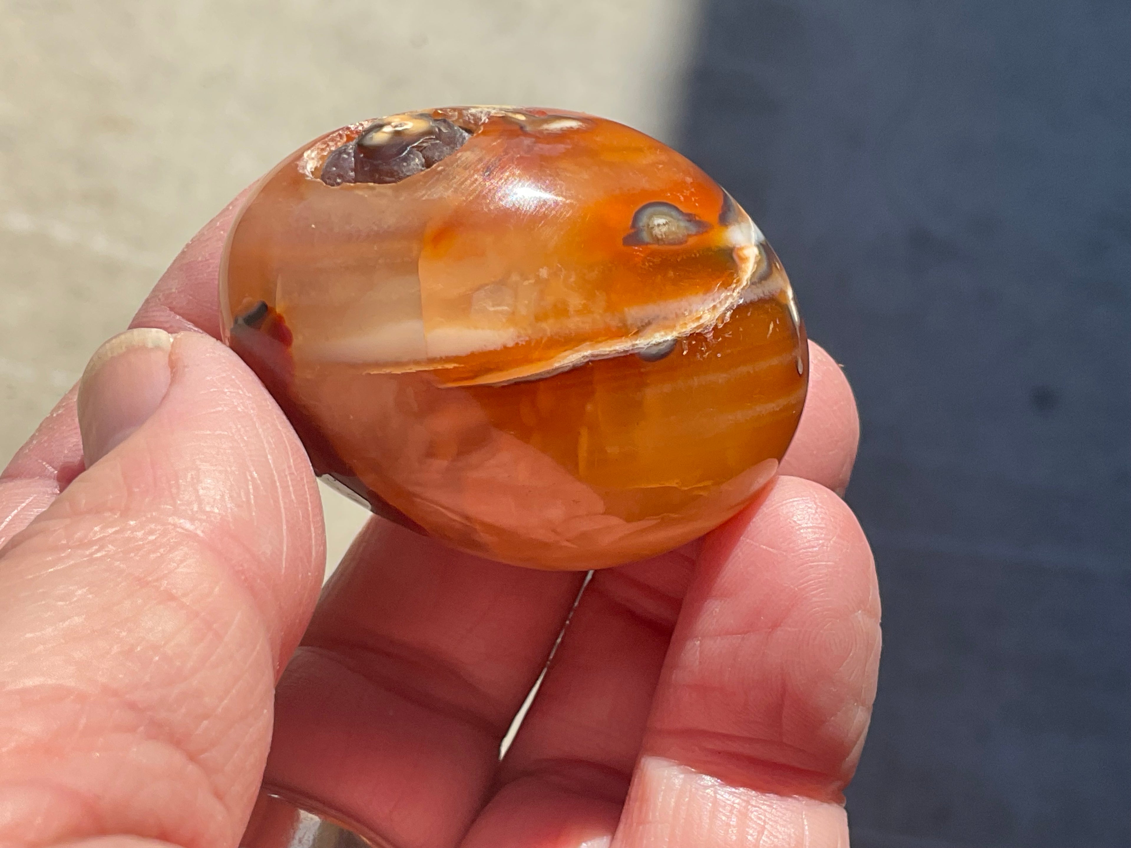 66g Carnelian Orca Agate Palmstone 1A