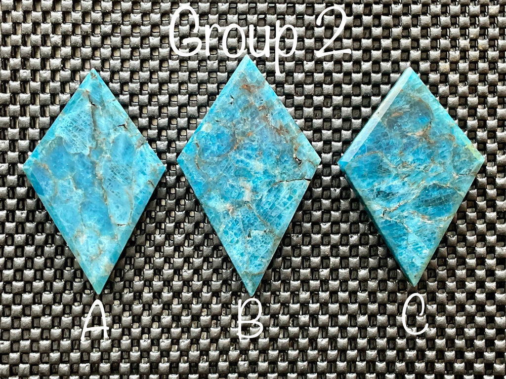 82g Blue Apatite Polished Diamond with stand 2B