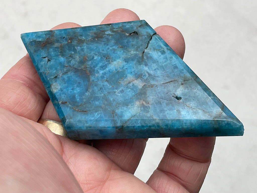 82g Blue Apatite Polished Diamond with stand 2B