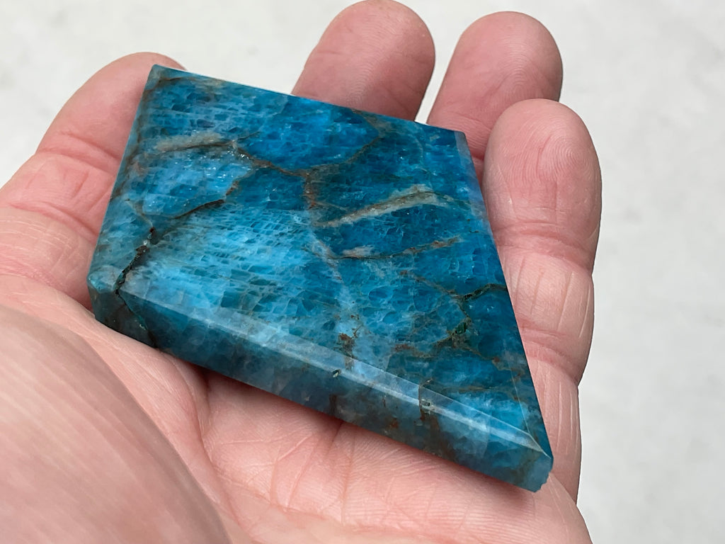 82g Blue Apatite Polished Diamond with stand 2B