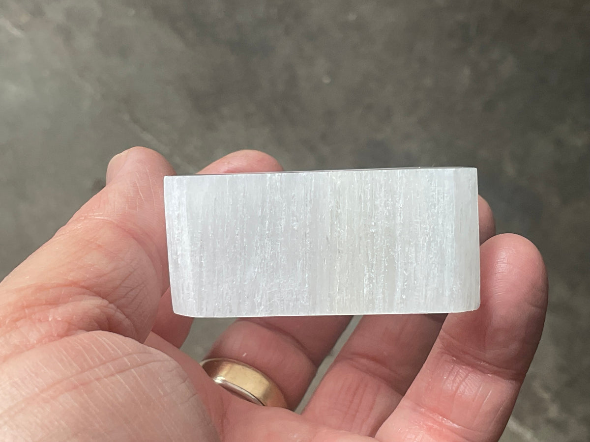 Selenite Sphere Holder