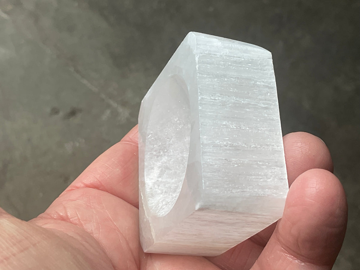 Selenite Sphere Holder