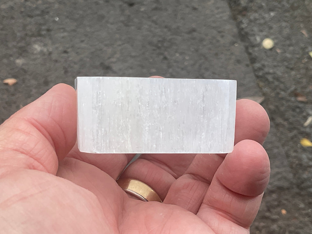 Selenite Sphere Holder