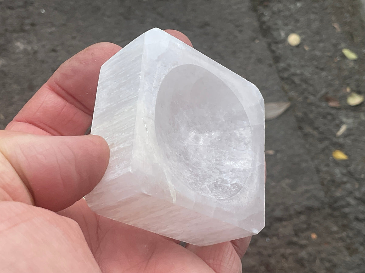 Selenite Sphere Holder