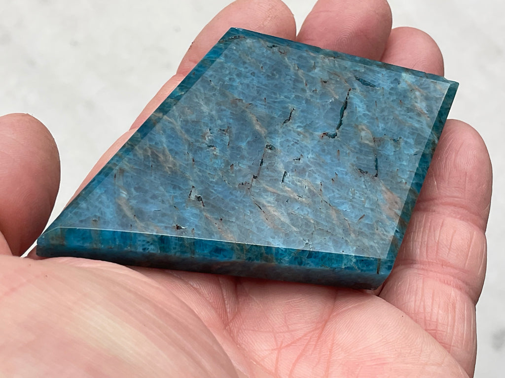 88g Blue Apatite Polished Diamond with stand 3C