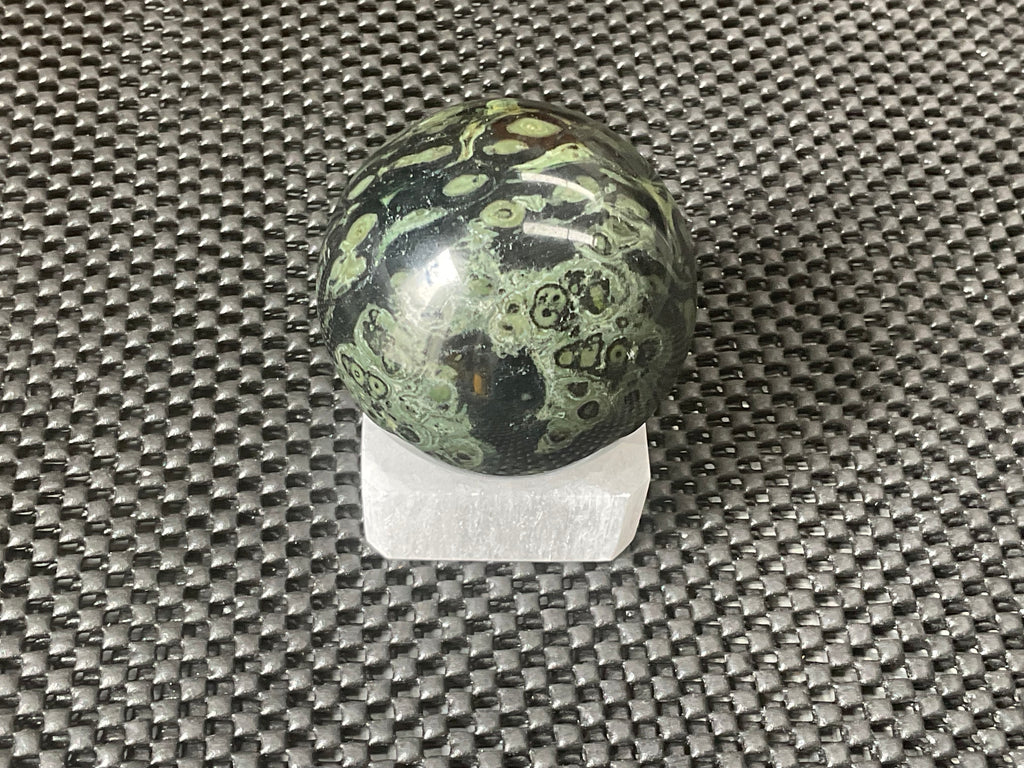Selenite Sphere Holder