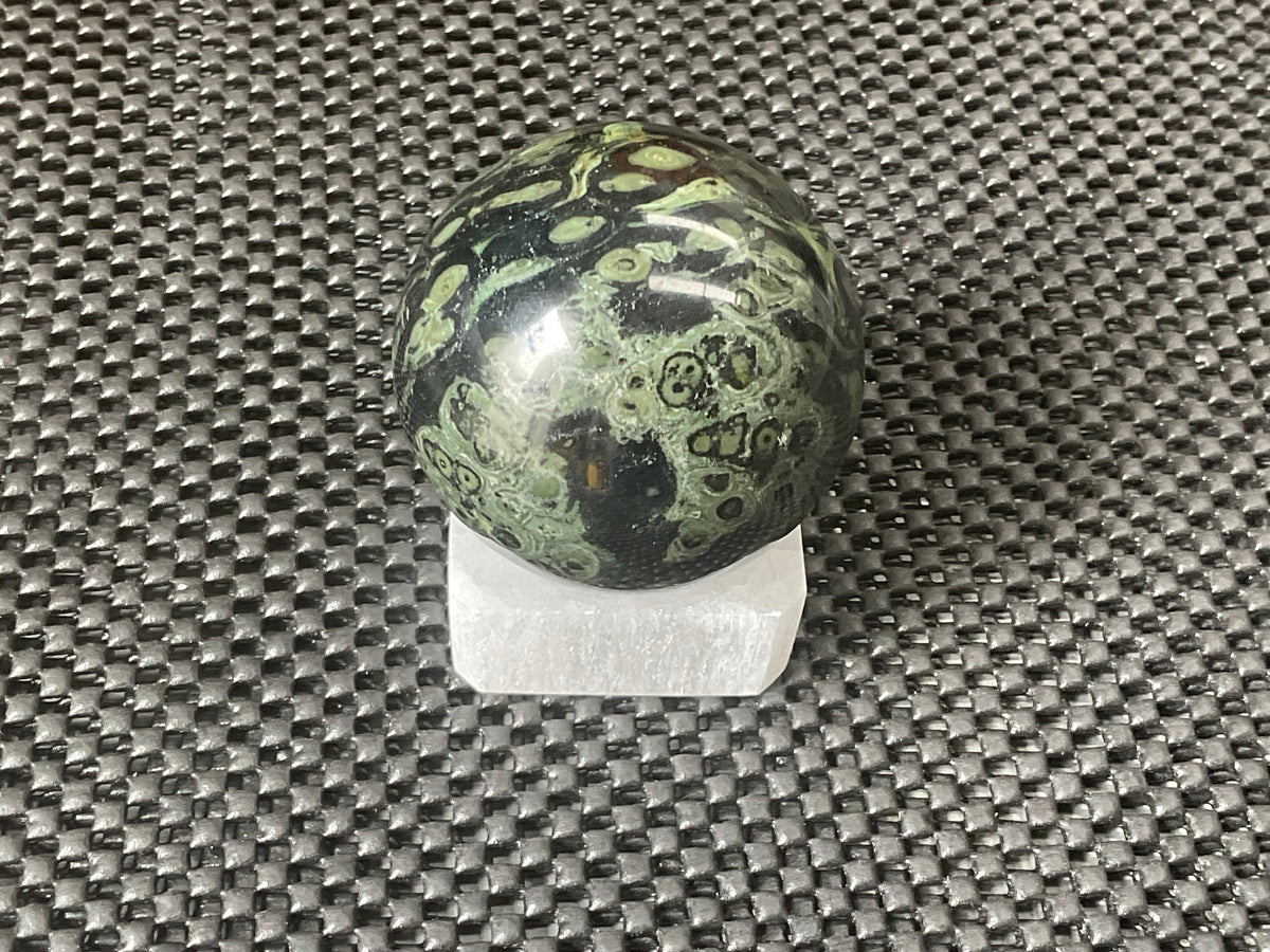 Selenite Sphere Holder