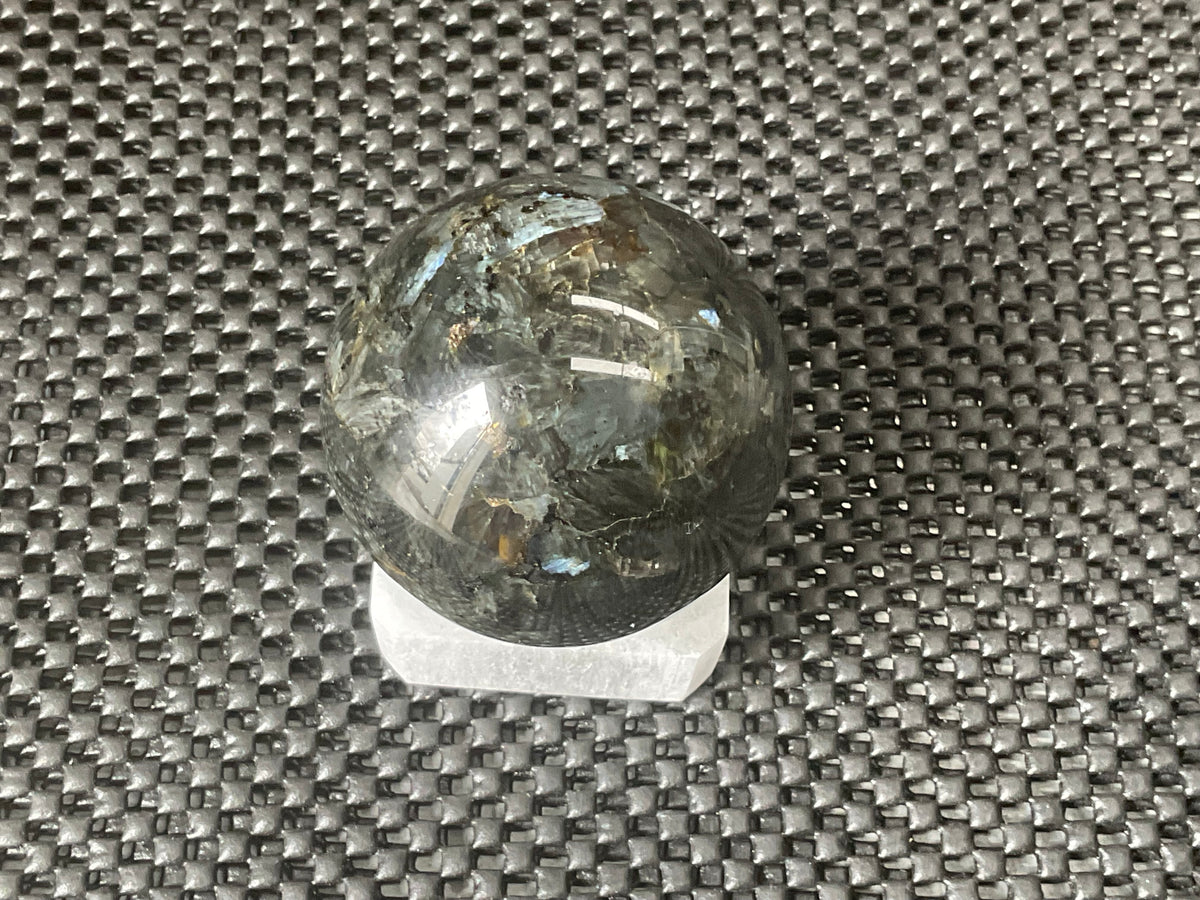 Selenite Sphere Holder