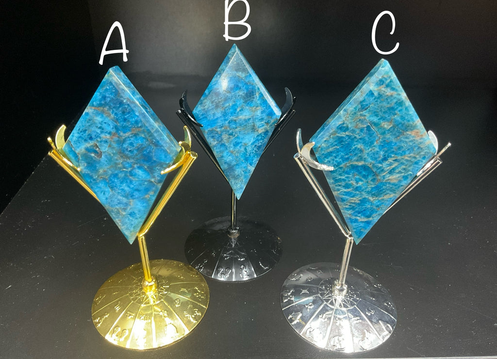 92g Blue Apatite Polished Diamond with stand 4A