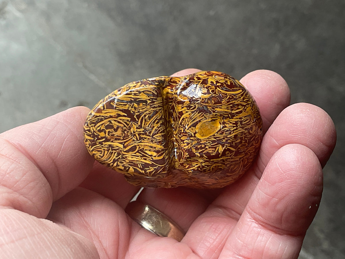 88g Calligraphy Stone Skull