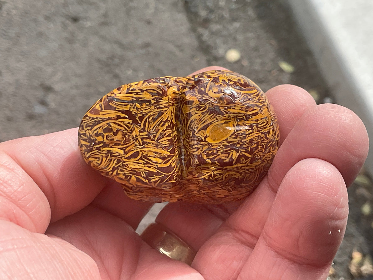 88g Calligraphy Stone Skull
