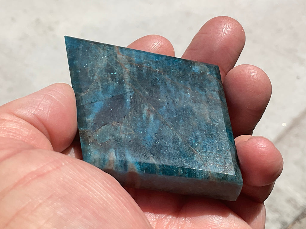 94g Blue Apatite Polished Diamond with stand 4C