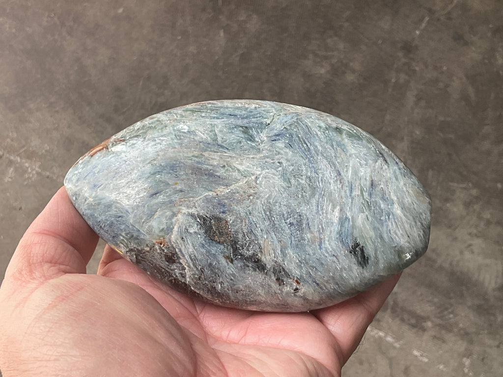 513g Polished Blue/Green Kyanite Teardrop Freeform 2A