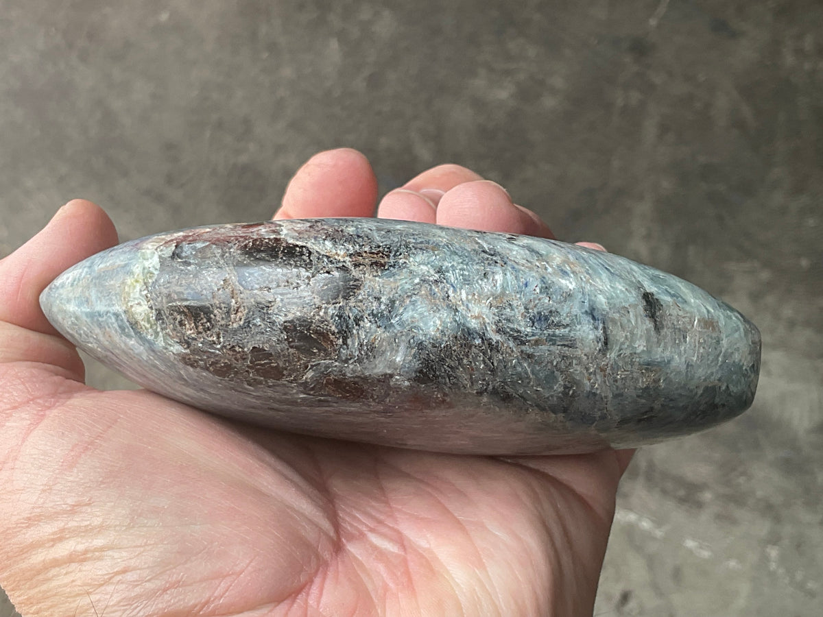 513g Polished Blue/Green Kyanite Teardrop Freeform 2A