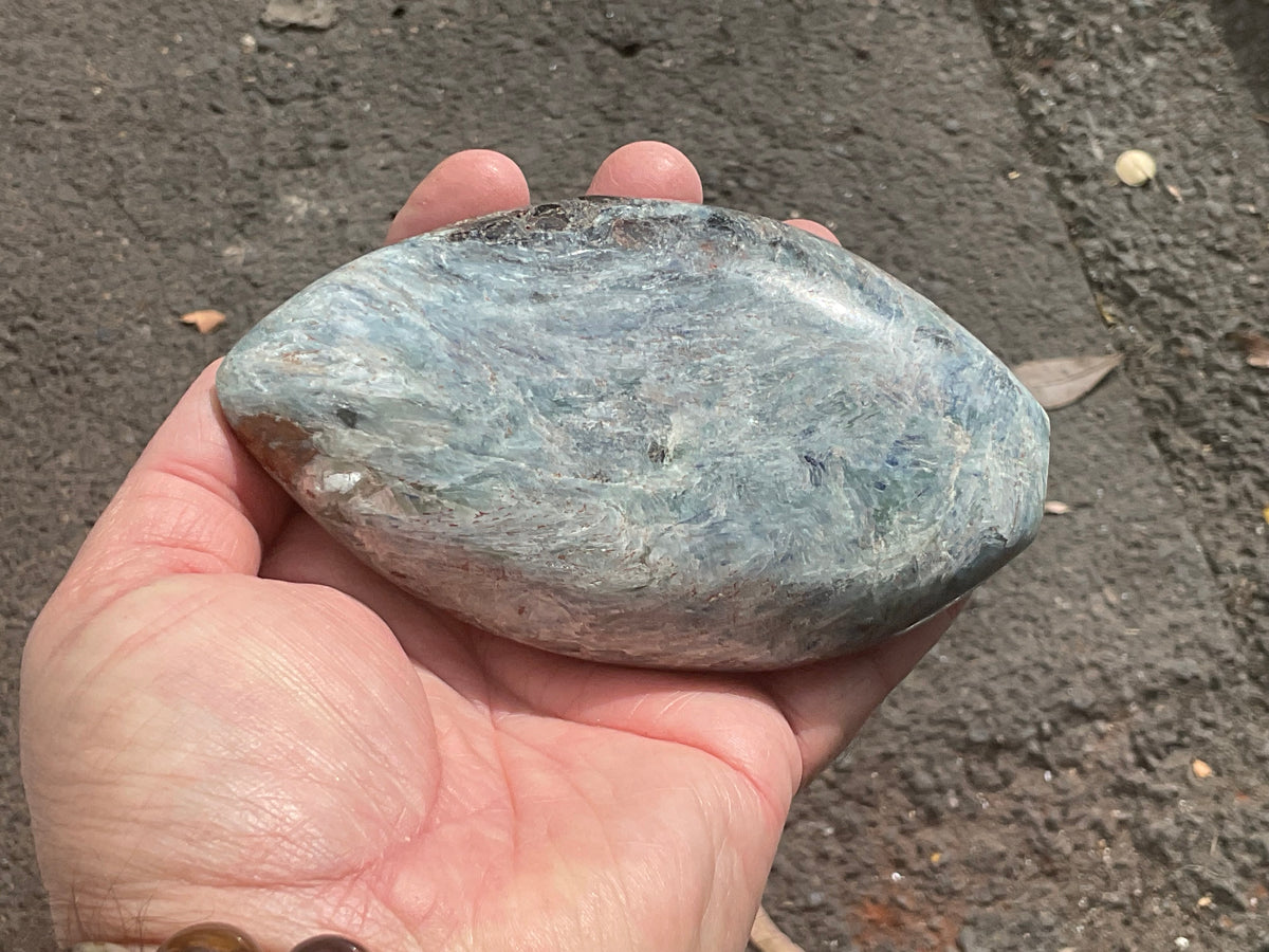 513g Polished Blue/Green Kyanite Teardrop Freeform 2A
