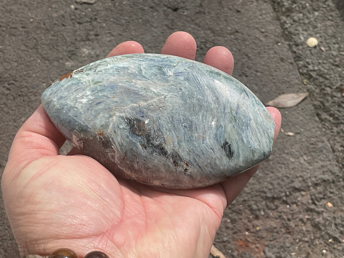 513g Polished Blue/Green Kyanite Teardrop Freeform 2A