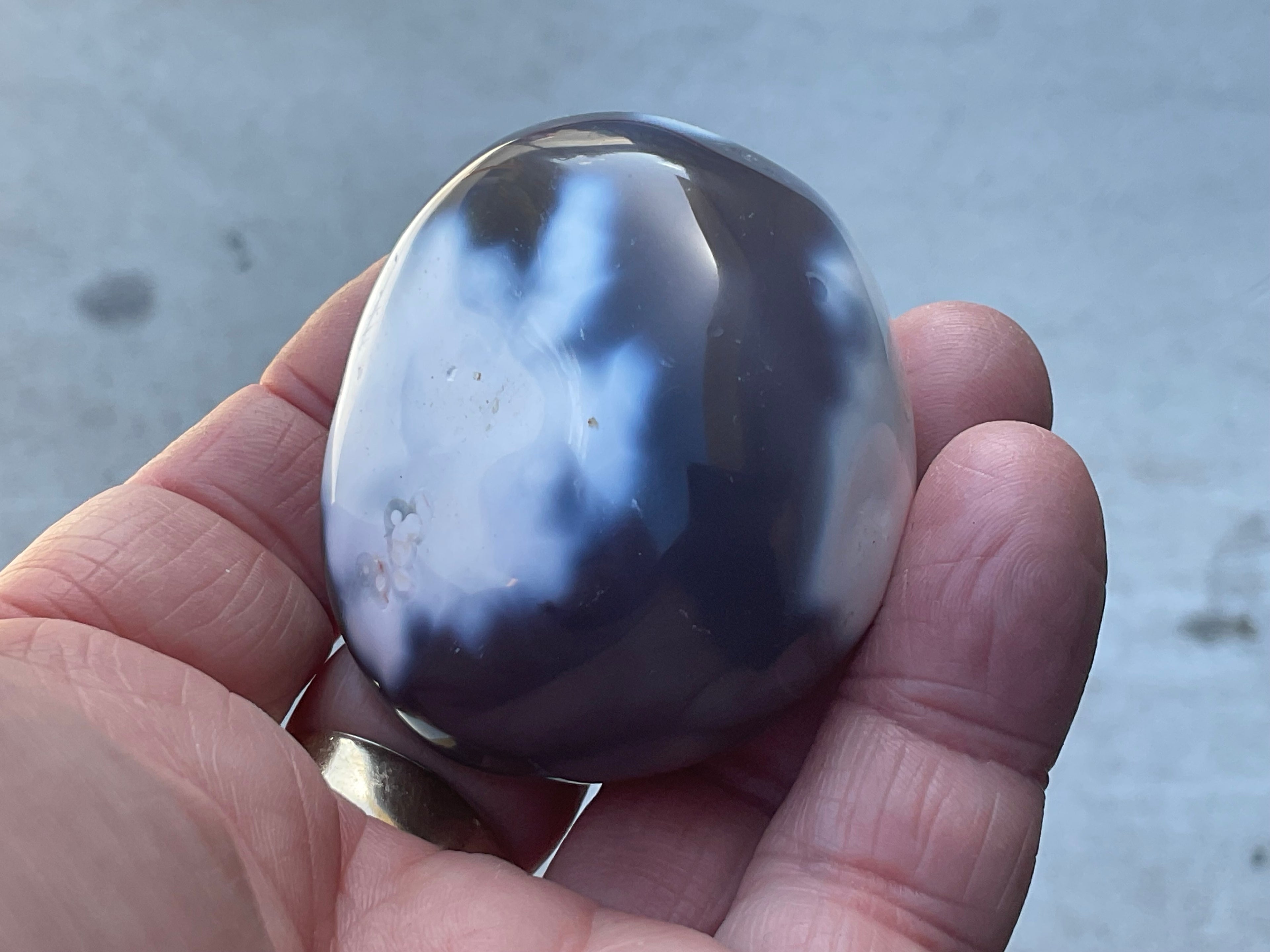 110g Orca Agate Palmstone 3C