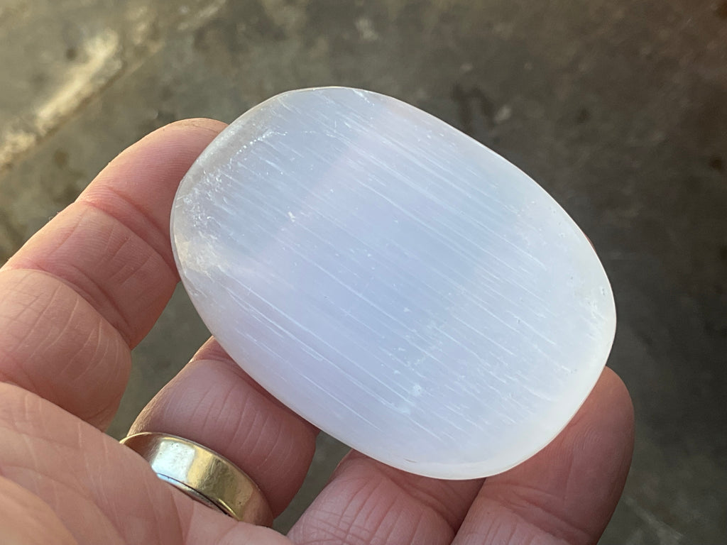 67g Selenite Palmstone 1C