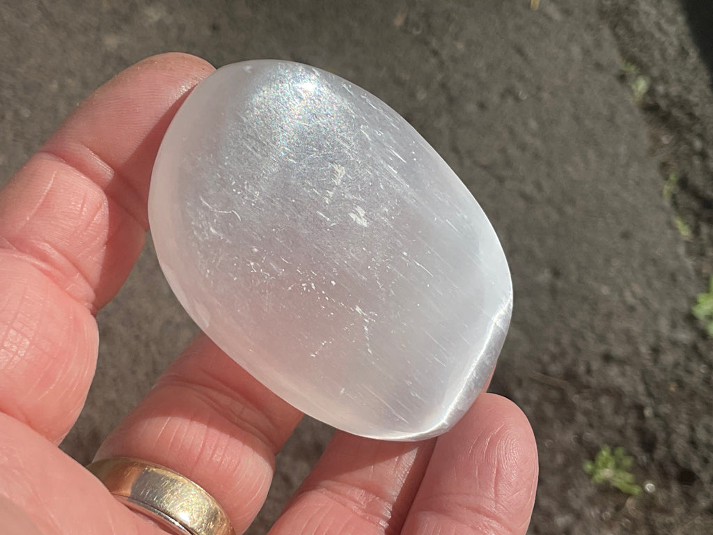 67g Selenite Palmstone 1C