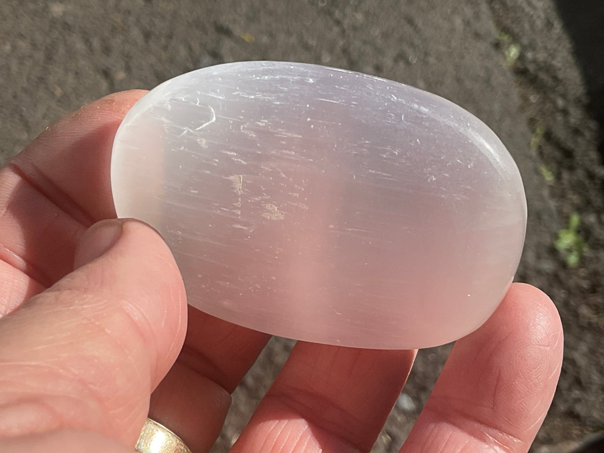 67g Selenite Palmstone 1C