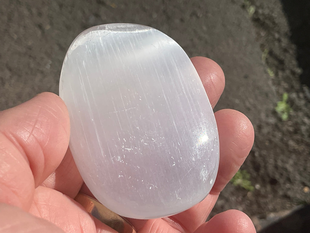 67g Selenite Palmstone 1C