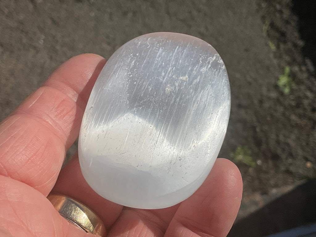 67g Selenite Palmstone 1C