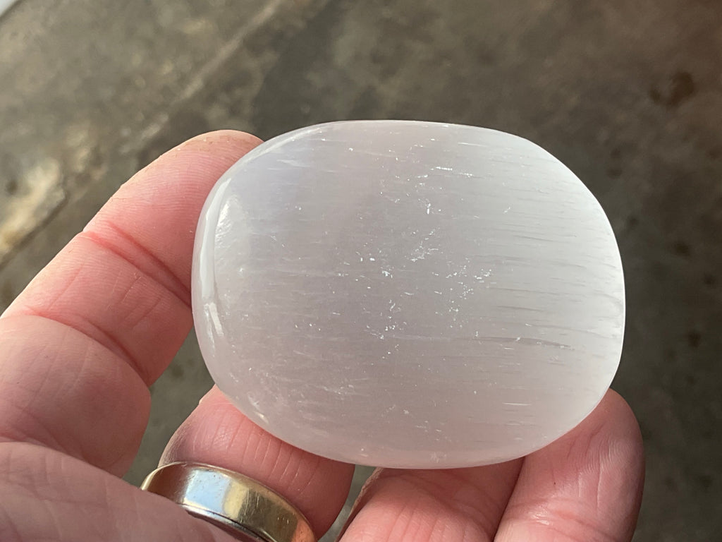83g Selenite Palmstone 2A
