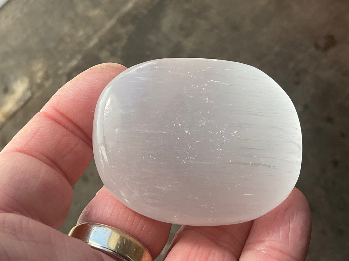83g Selenite Palmstone 2A