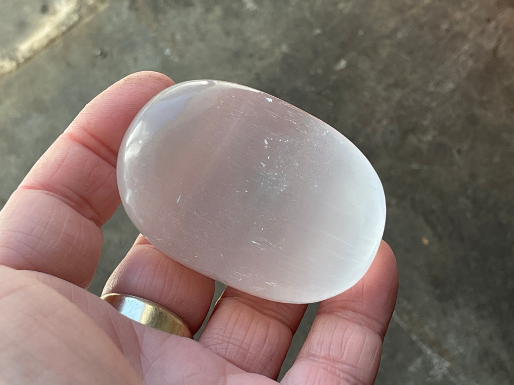 91g Selenite Palmstone C