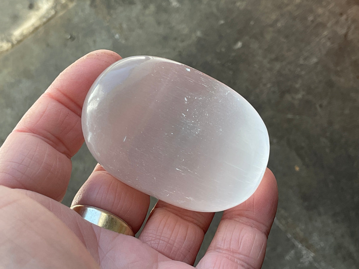 91g Selenite Palmstone C