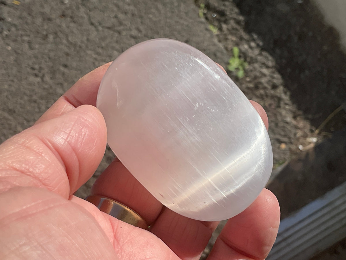 91g Selenite Palmstone C
