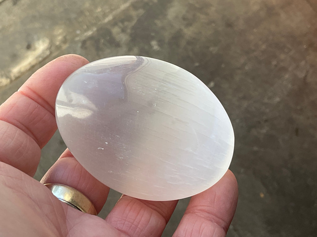 99g Selenite Palmstone 3A