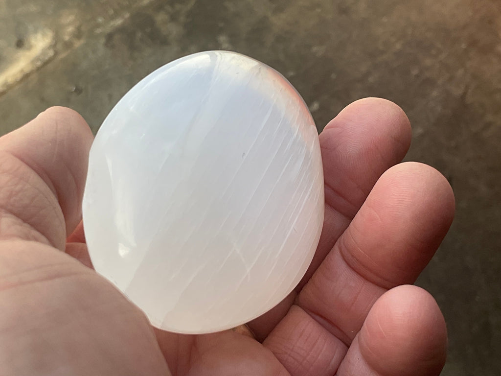 99g Selenite Palmstone 3A