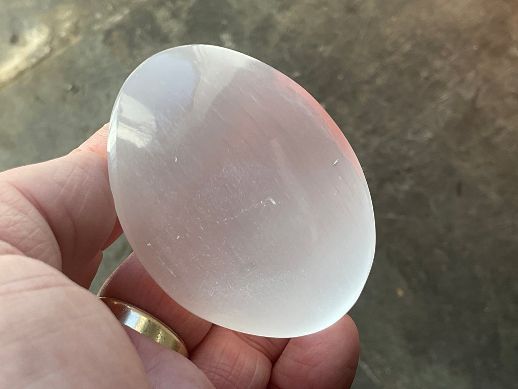 99g Selenite Palmstone 3A
