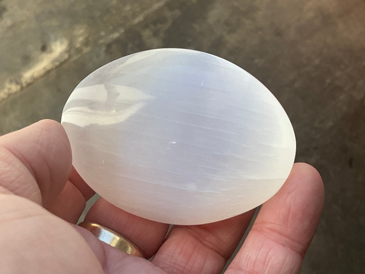 99g Selenite Palmstone 3A
