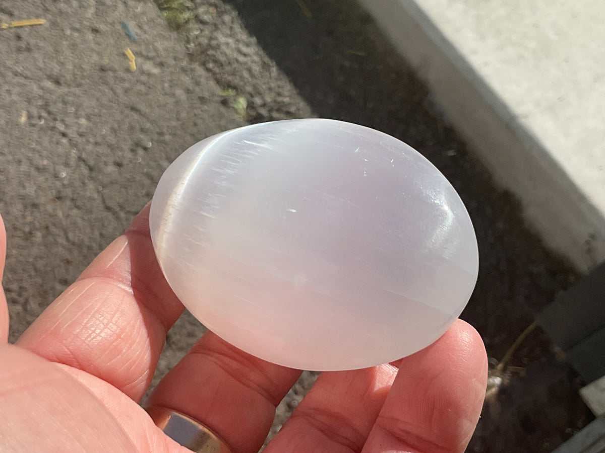99g Selenite Palmstone 3A