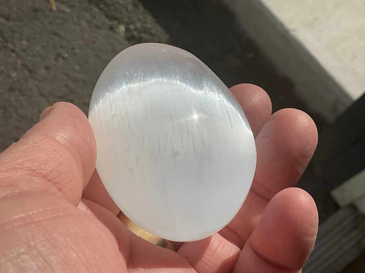 99g Selenite Palmstone 3A