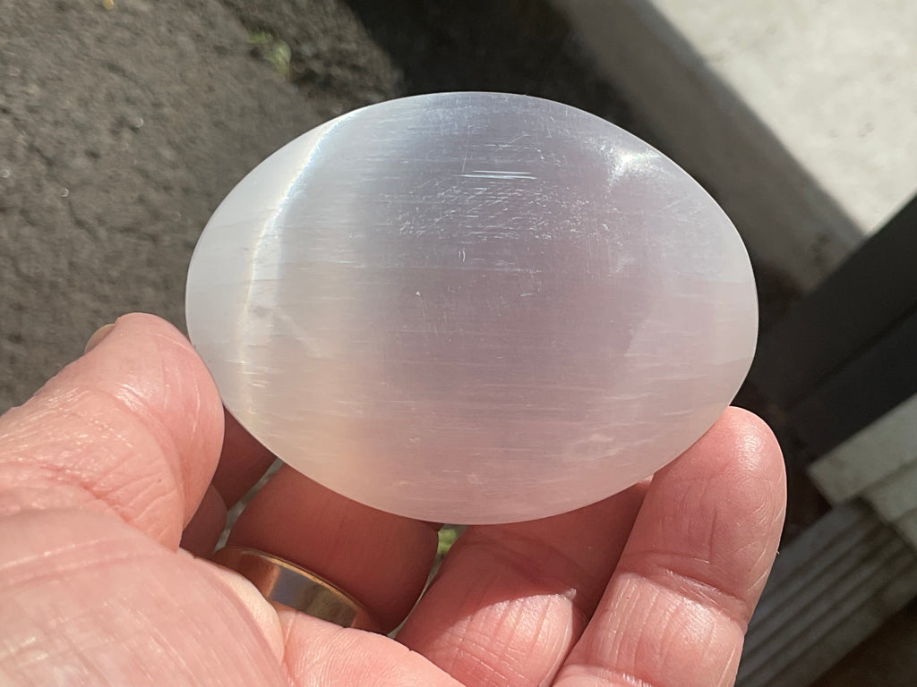 99g Selenite Palmstone 3A