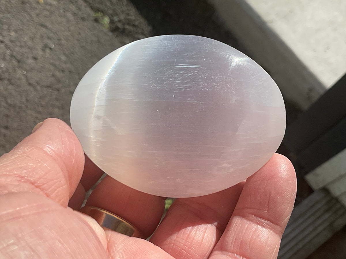 99g Selenite Palmstone 3A