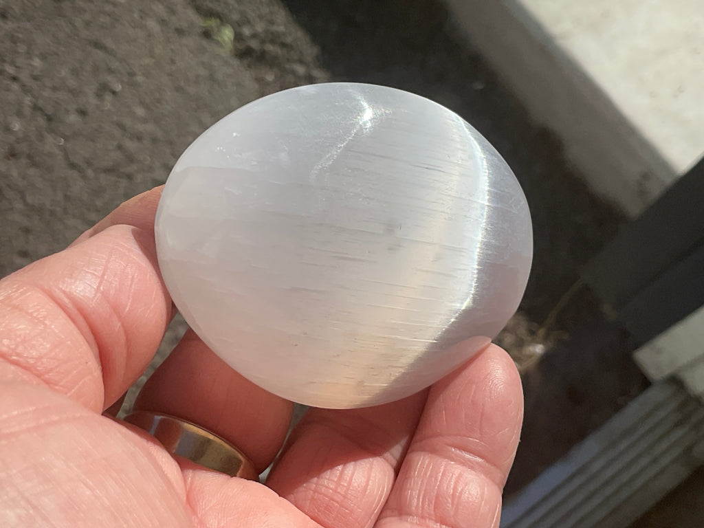99g Selenite Palmstone 3A