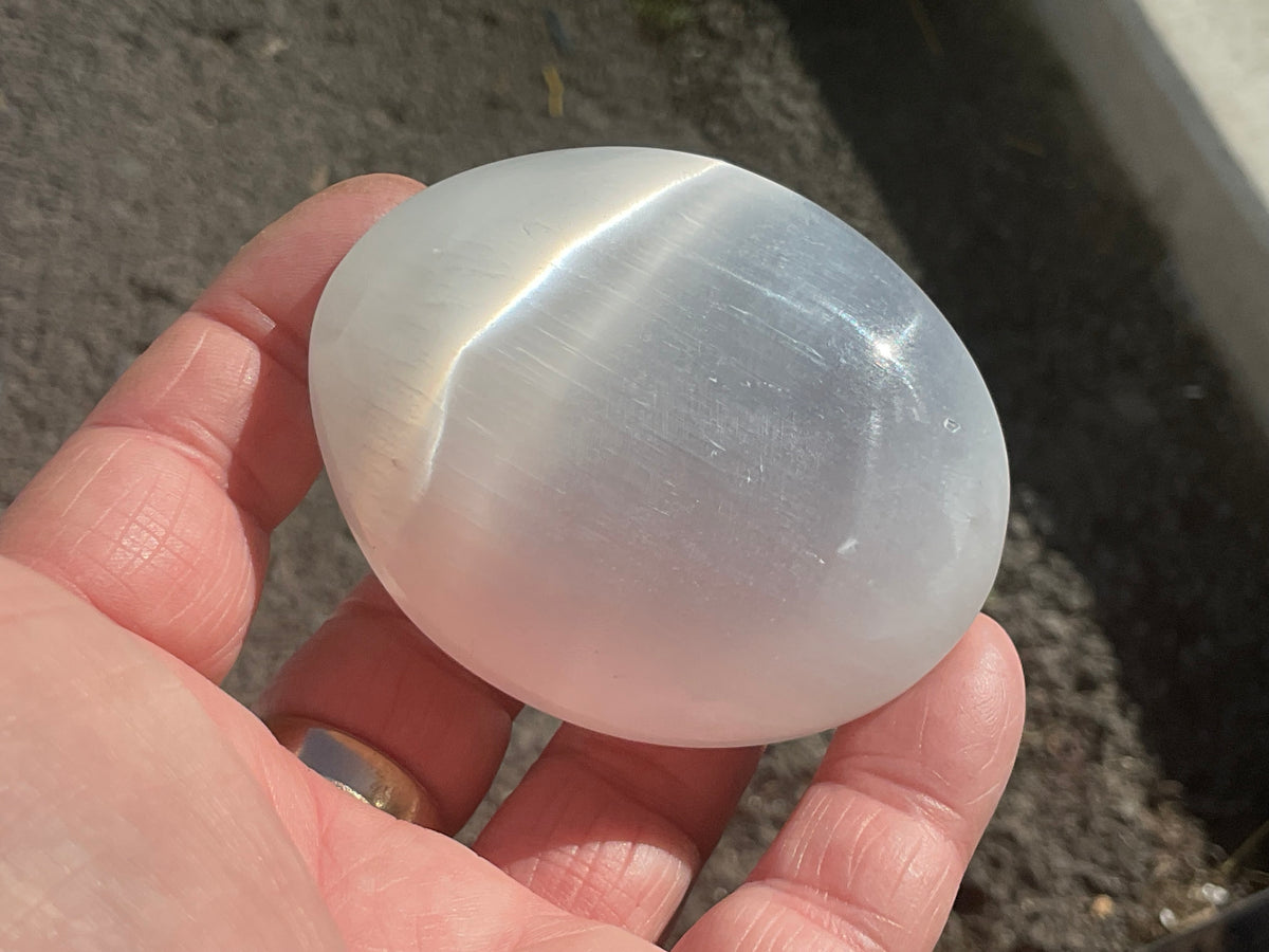 118g Selenite Palmstone 3C