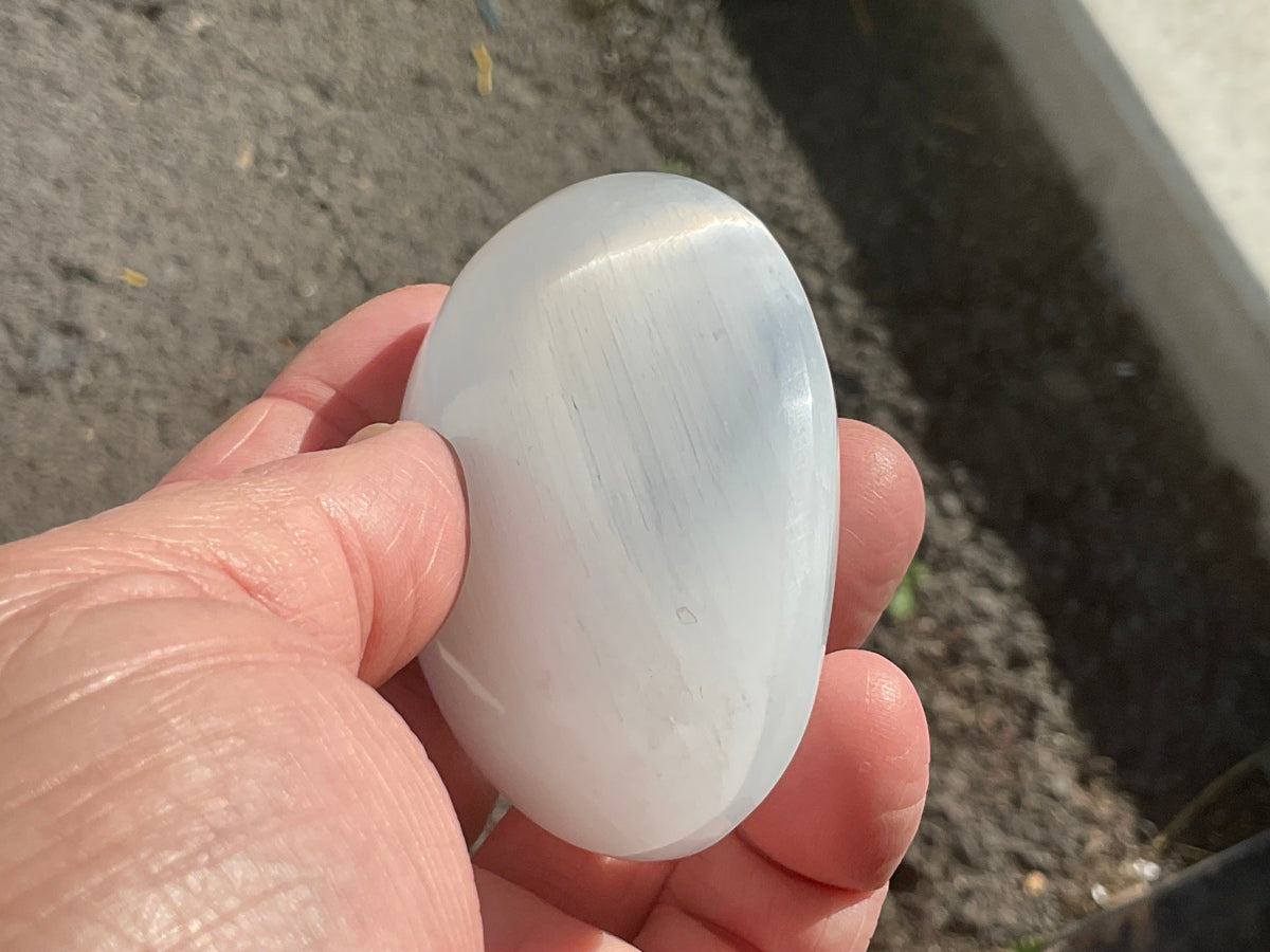 118g Selenite Palmstone 3C