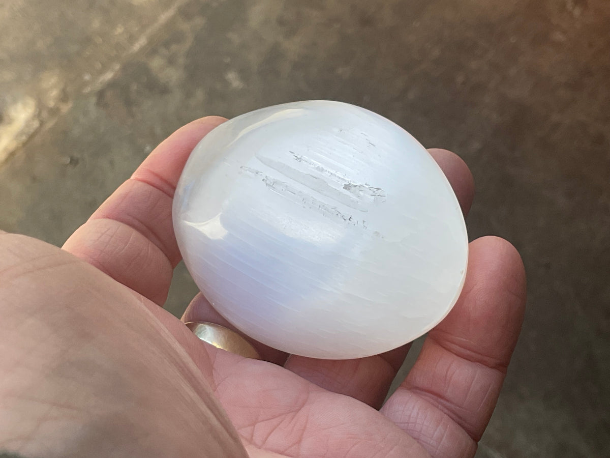 114g Selenite Palmstone 3D