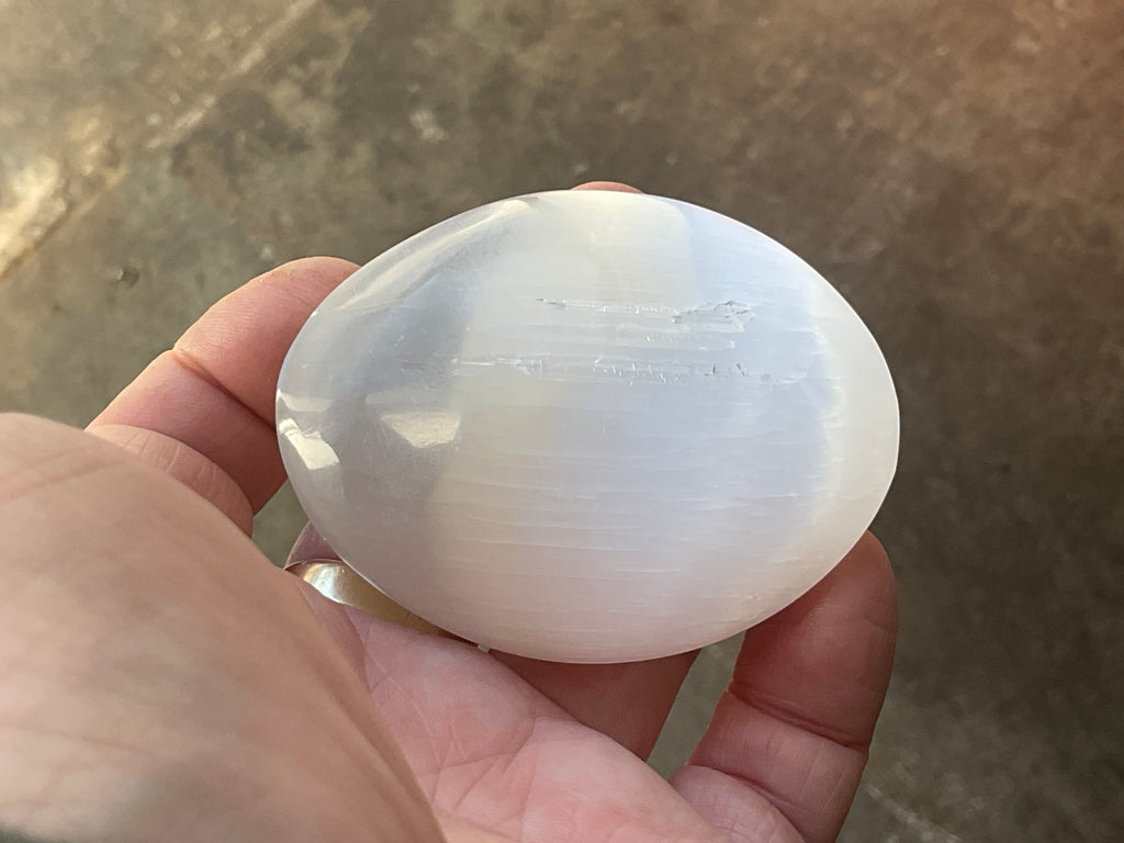 114g Selenite Palmstone 3D