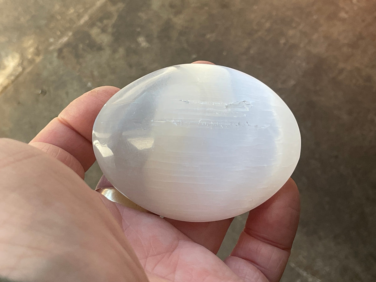 114g Selenite Palmstone 3D
