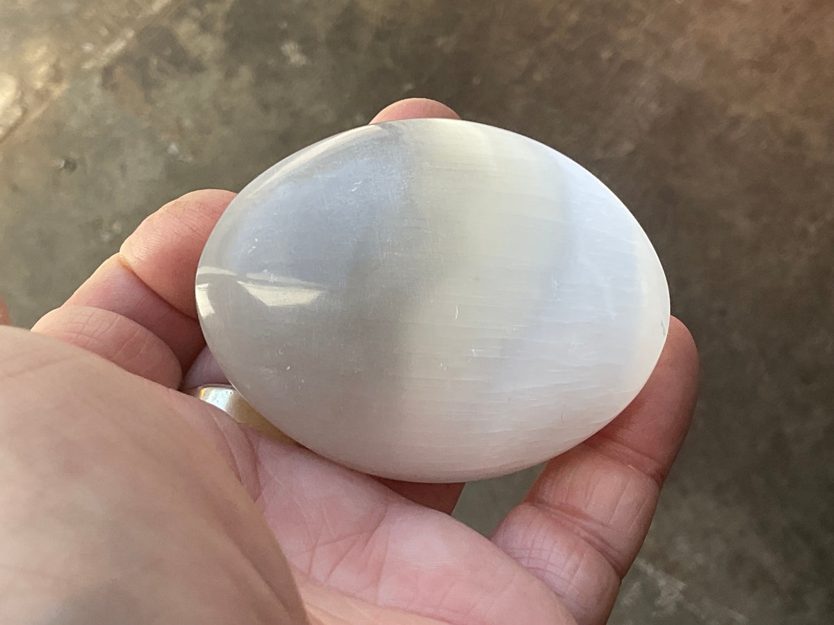 114g Selenite Palmstone 3D