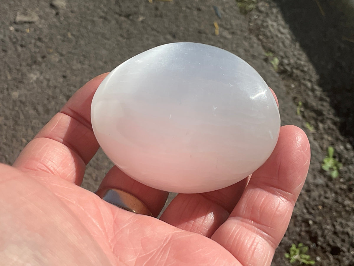 114g Selenite Palmstone 3D