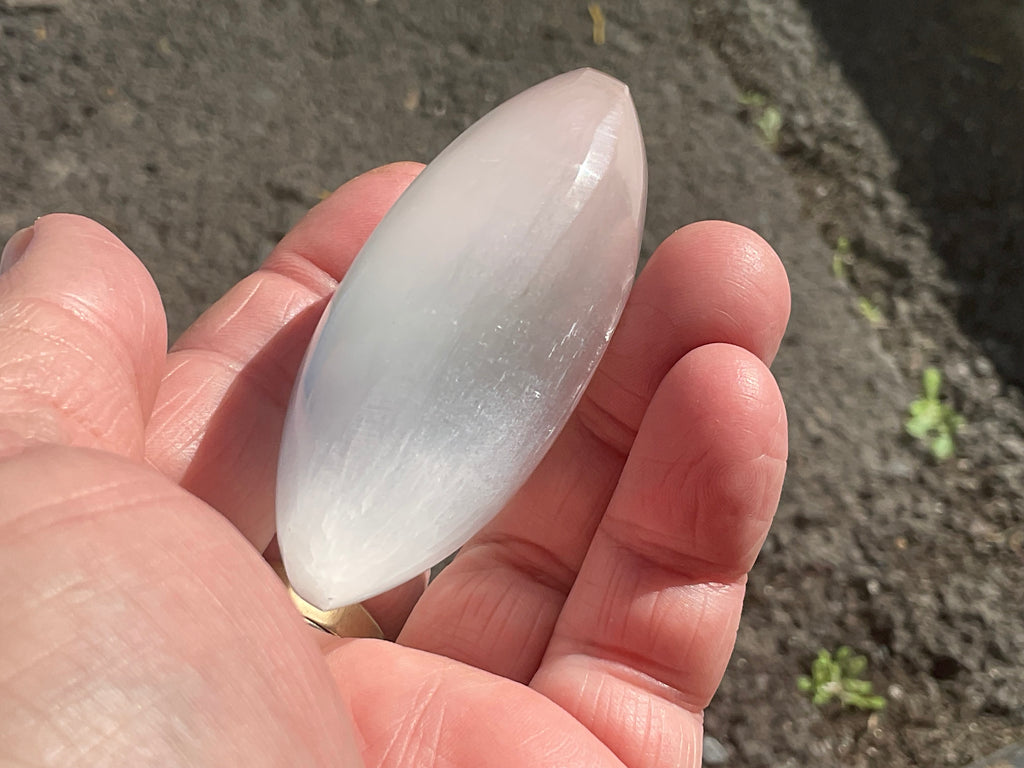 114g Selenite Palmstone 3D