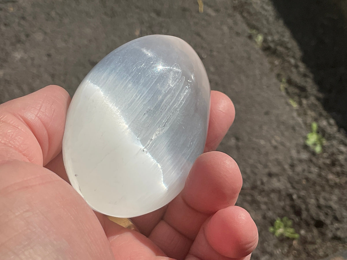 114g Selenite Palmstone 3D