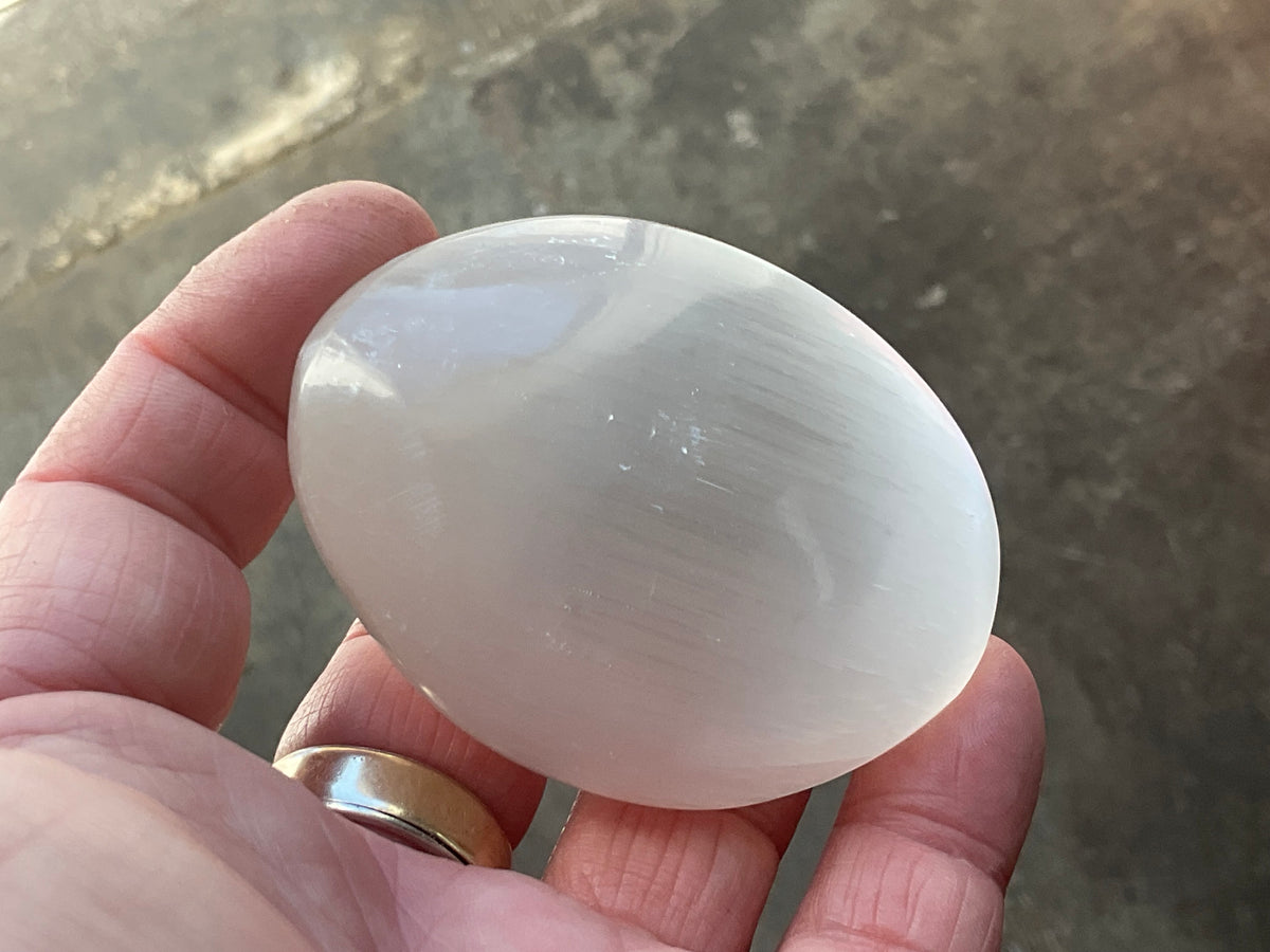 104g Selenite Palmstone 3E